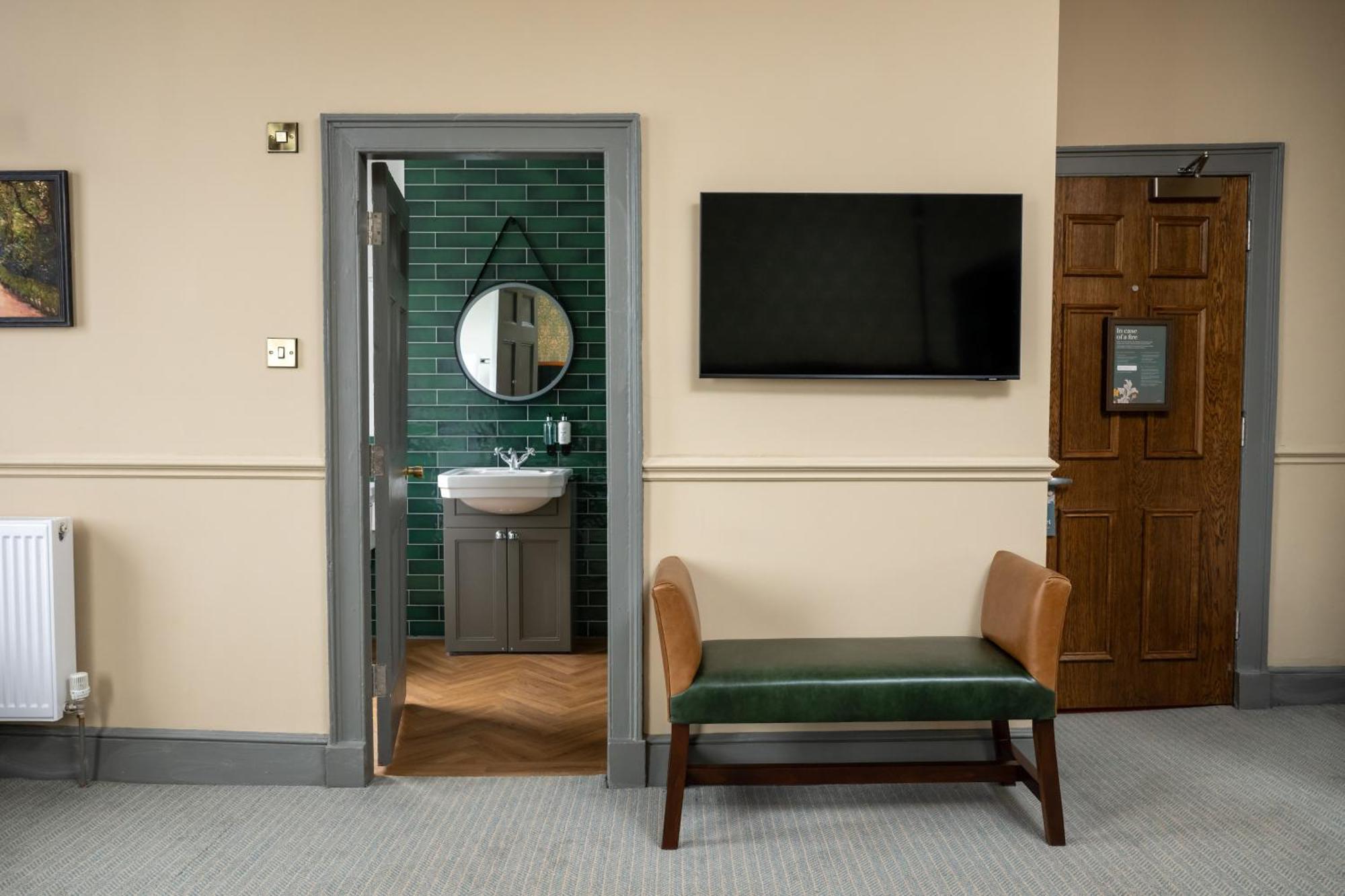 Inn House By Chef & Brewer Collection